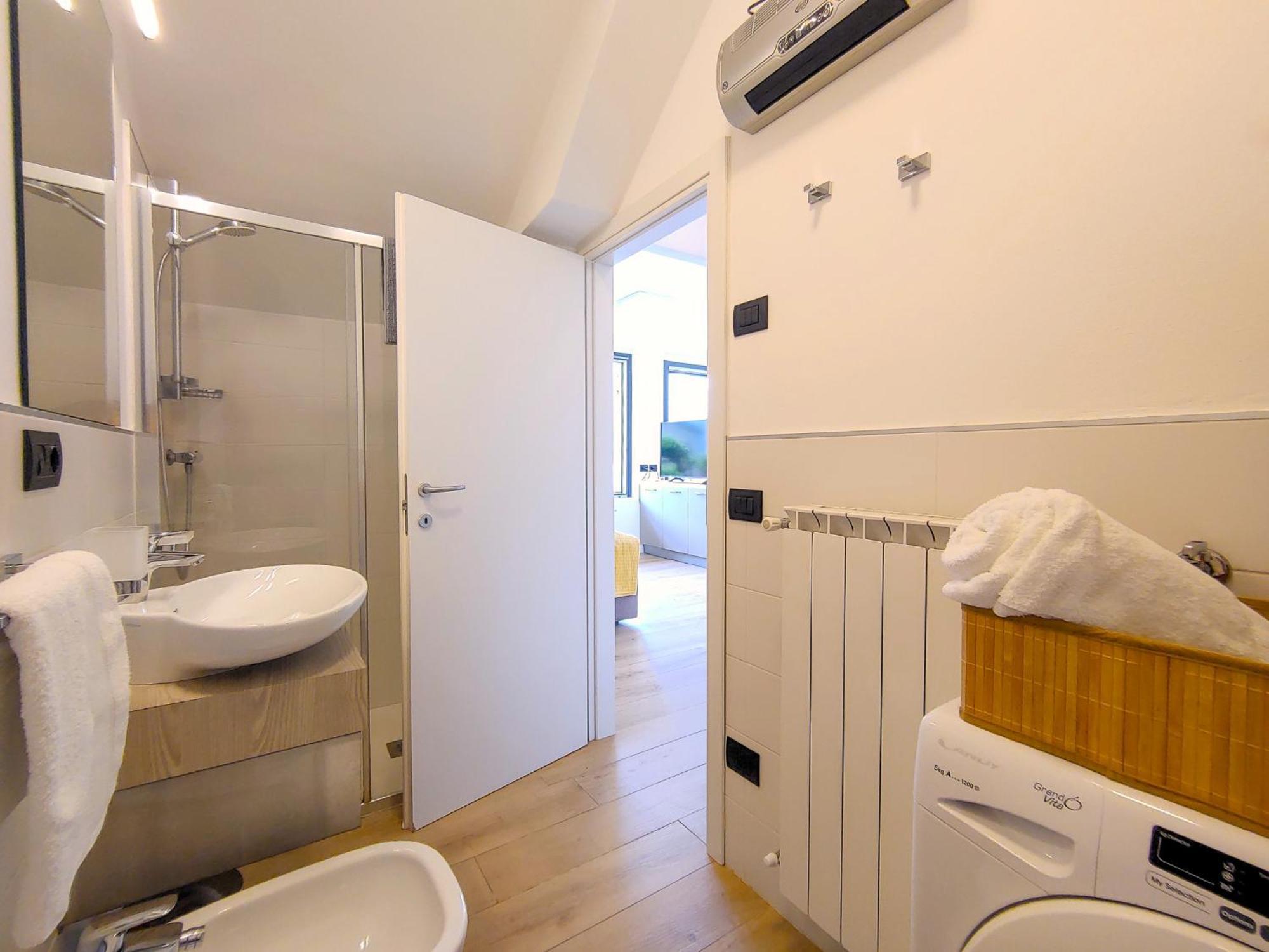 Dascio Emotion Ferienwohnung Mit Terrasse Am See Εξωτερικό φωτογραφία
