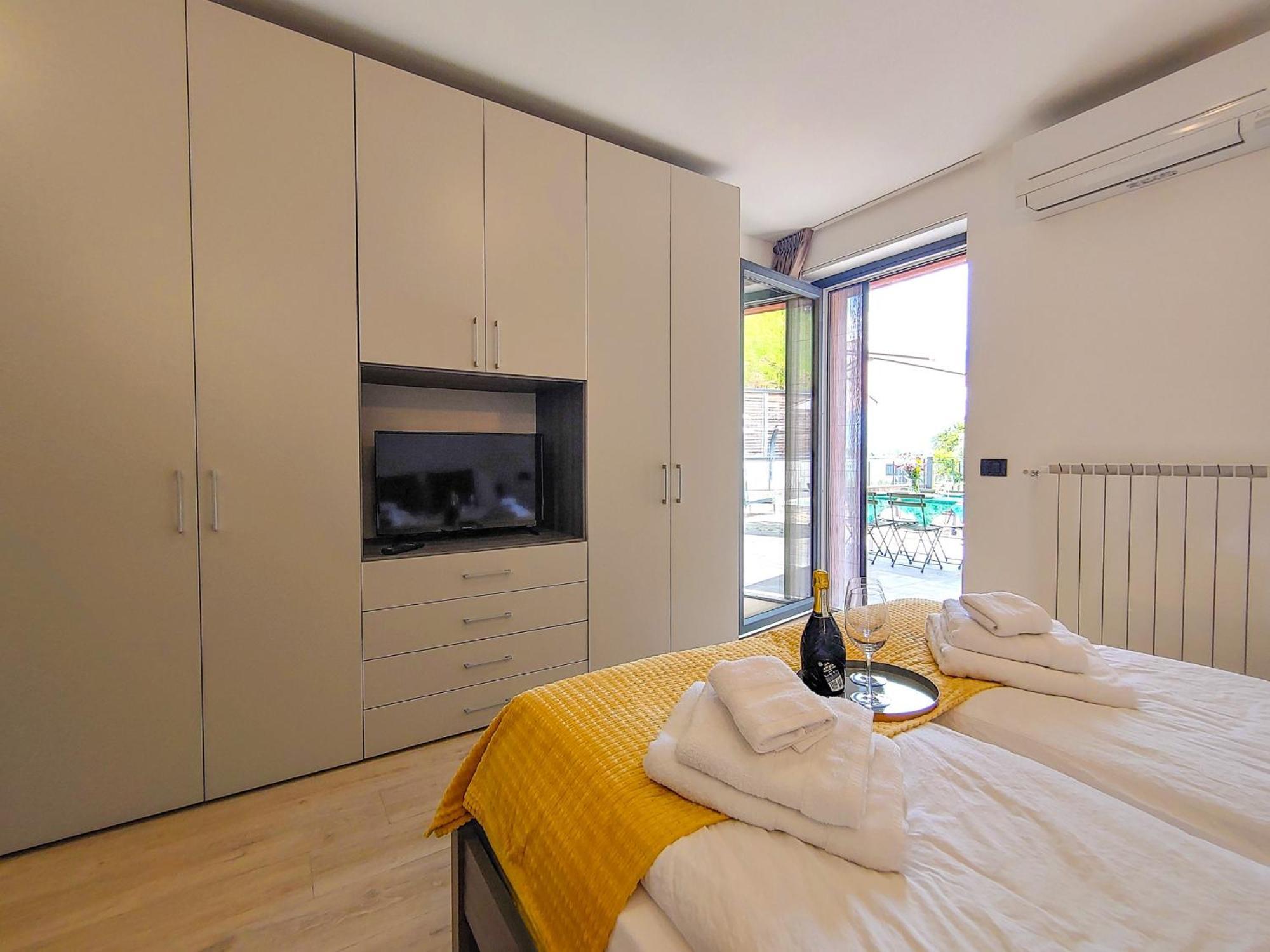 Dascio Emotion Ferienwohnung Mit Terrasse Am See Εξωτερικό φωτογραφία