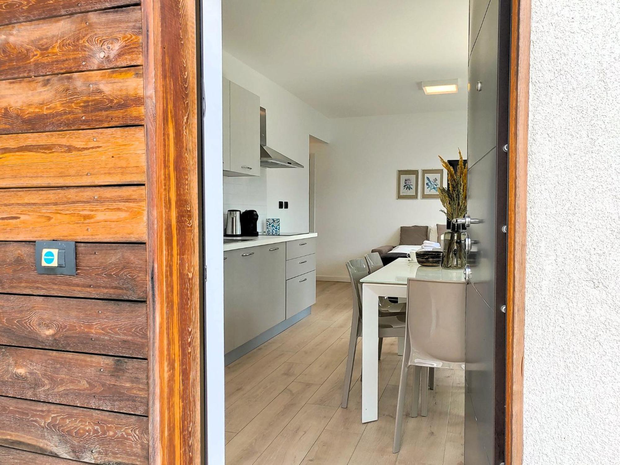 Dascio Emotion Ferienwohnung Mit Terrasse Am See Εξωτερικό φωτογραφία